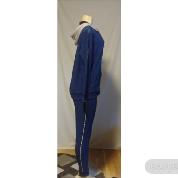 Turquoise Blue Sweatsuit L - Picture 2 of 10